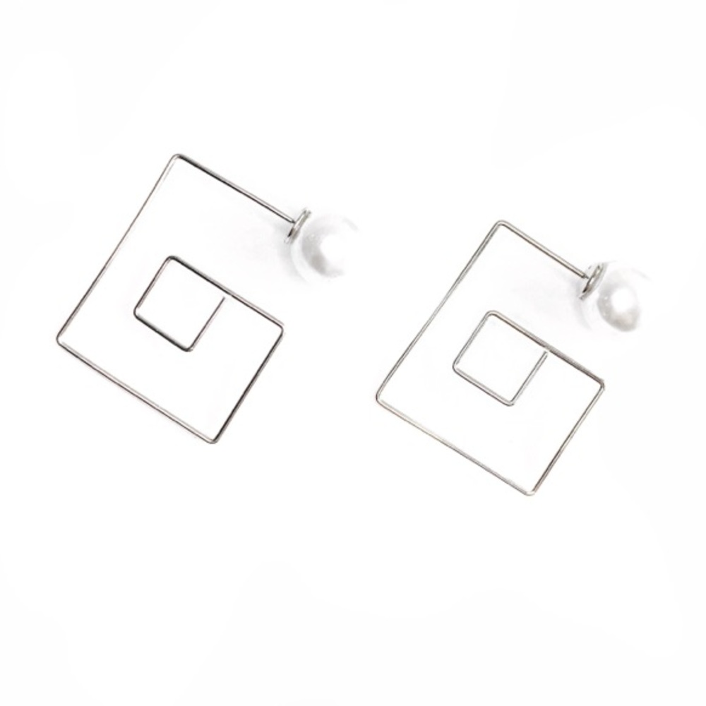 NWT 💍 Statement Earrings